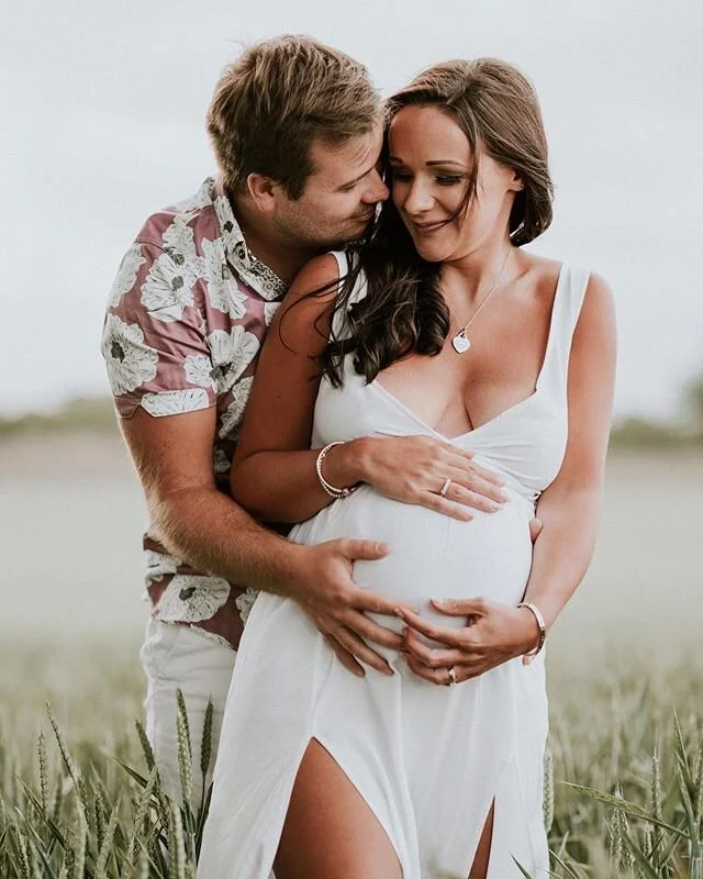 I'm back! I did my first shoot this week after 12 weeks away, never thought I'd ever be saying that but it's 2020 after all 🤣. Emma &amp; Sam wanted a maternity shoot so I invited them into our back garden at sunset (socially distanced of course!) a