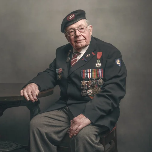 Portrait of Alan King, Second World War veteran, by Glyn Dewis