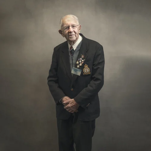 Portrait of Roy Briggs, Second World War veteran, by Glyn Dewis