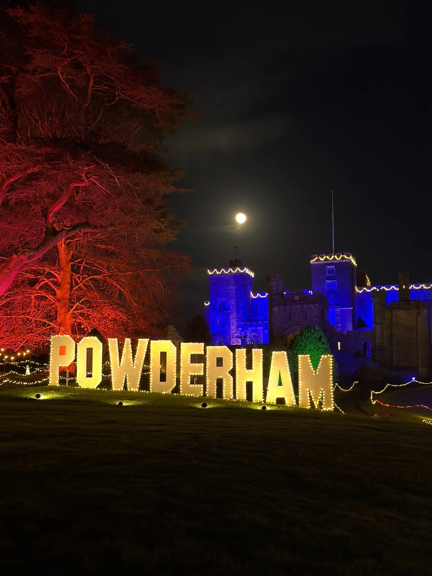 A fabulous evening recently at @powderhamcastle for the Christmas lights 😍