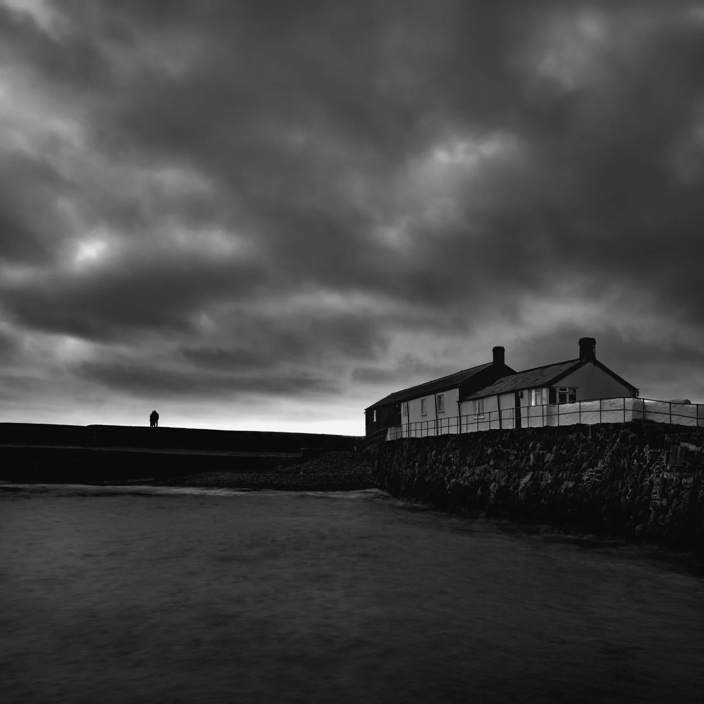 I like the colour version, but I also like the B&amp;W version.
Hmmm 🤔