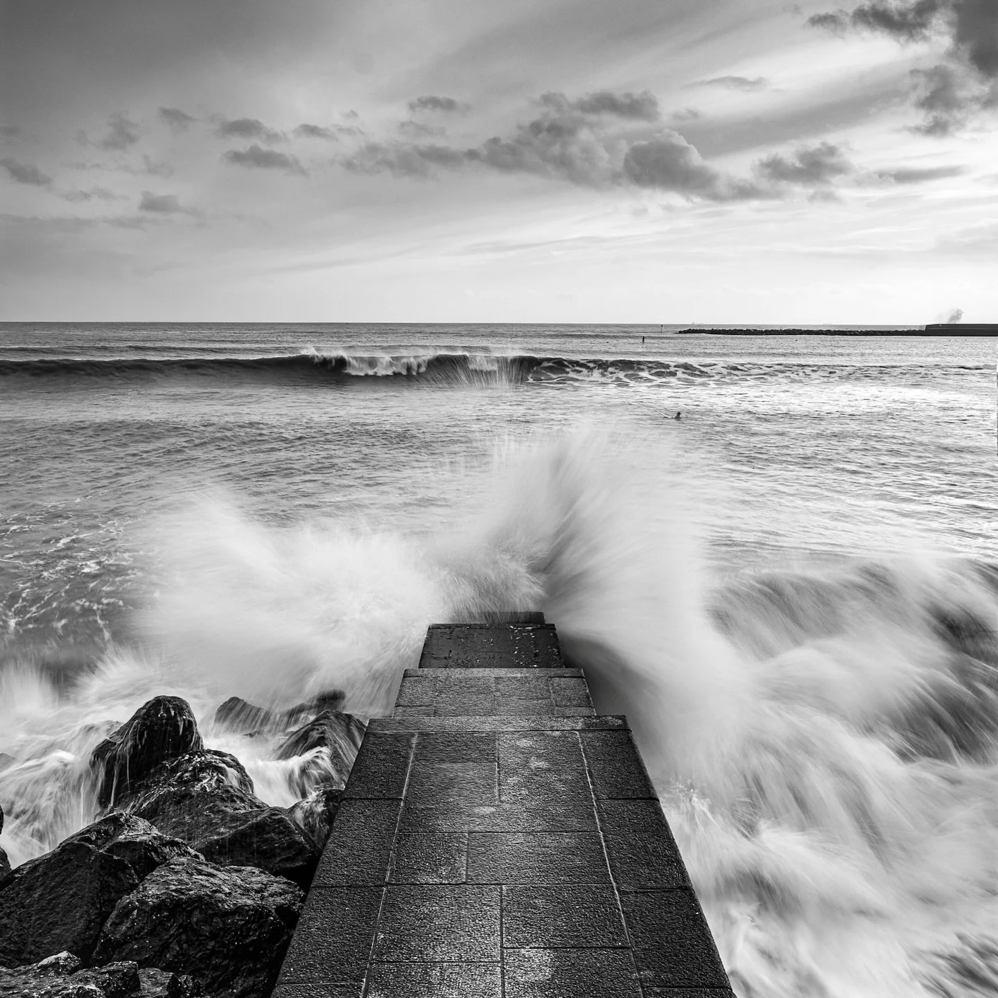 Popped out of the office yesterday for an hour or so  to grab some sea air. Didn&rsquo;t check tide times but timed it perfectly with hitting high tide. Planted myself in one spot and managed to grab these 2 keepers facing one way and then turning 90