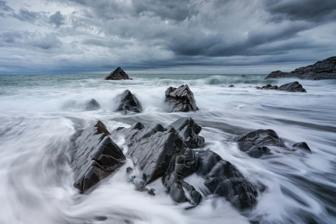 Really must pop back over to Sandymouth to capture this location again, and also catch up with my mate @douglasinsole &hellip; been way too long!