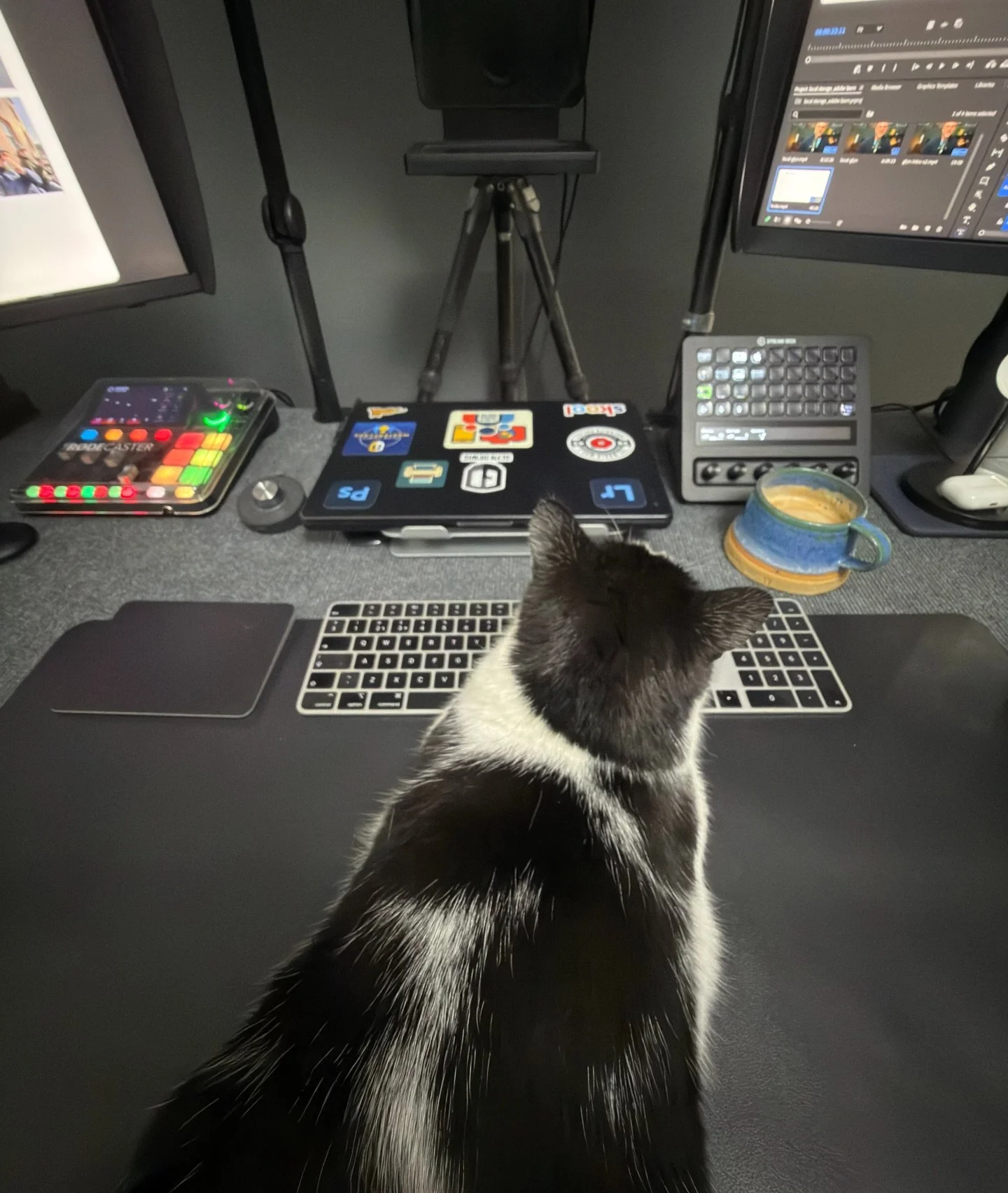 I told her that I am working to a deadline, but &hellip; 🤷&zwj;♂️