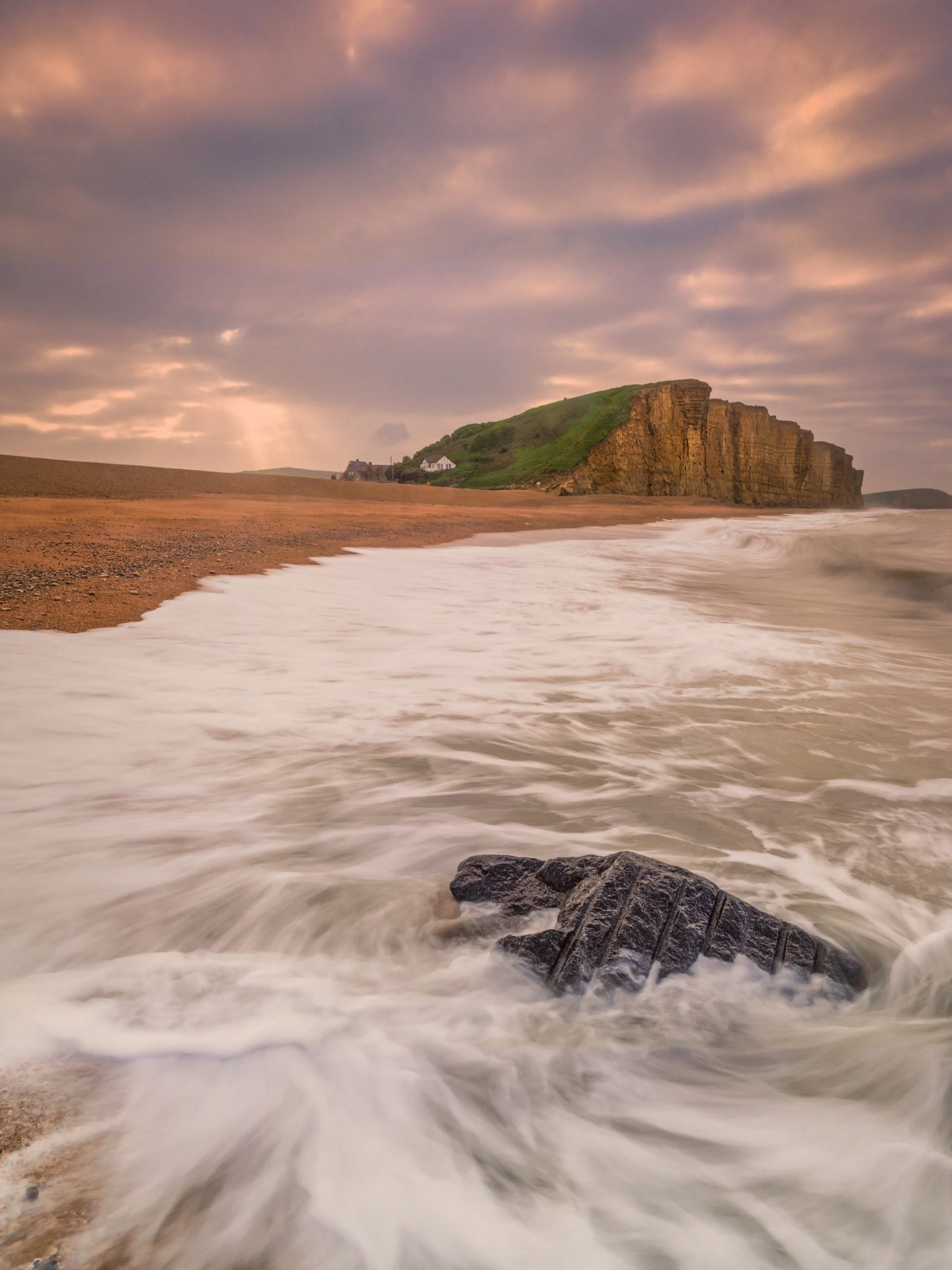 An overcast sunrise at West Bay, but the sun did make a little appearance &hellip; eventually 😃

Fuji X-T5
13mm
f/13
0.5sec
ISO 64