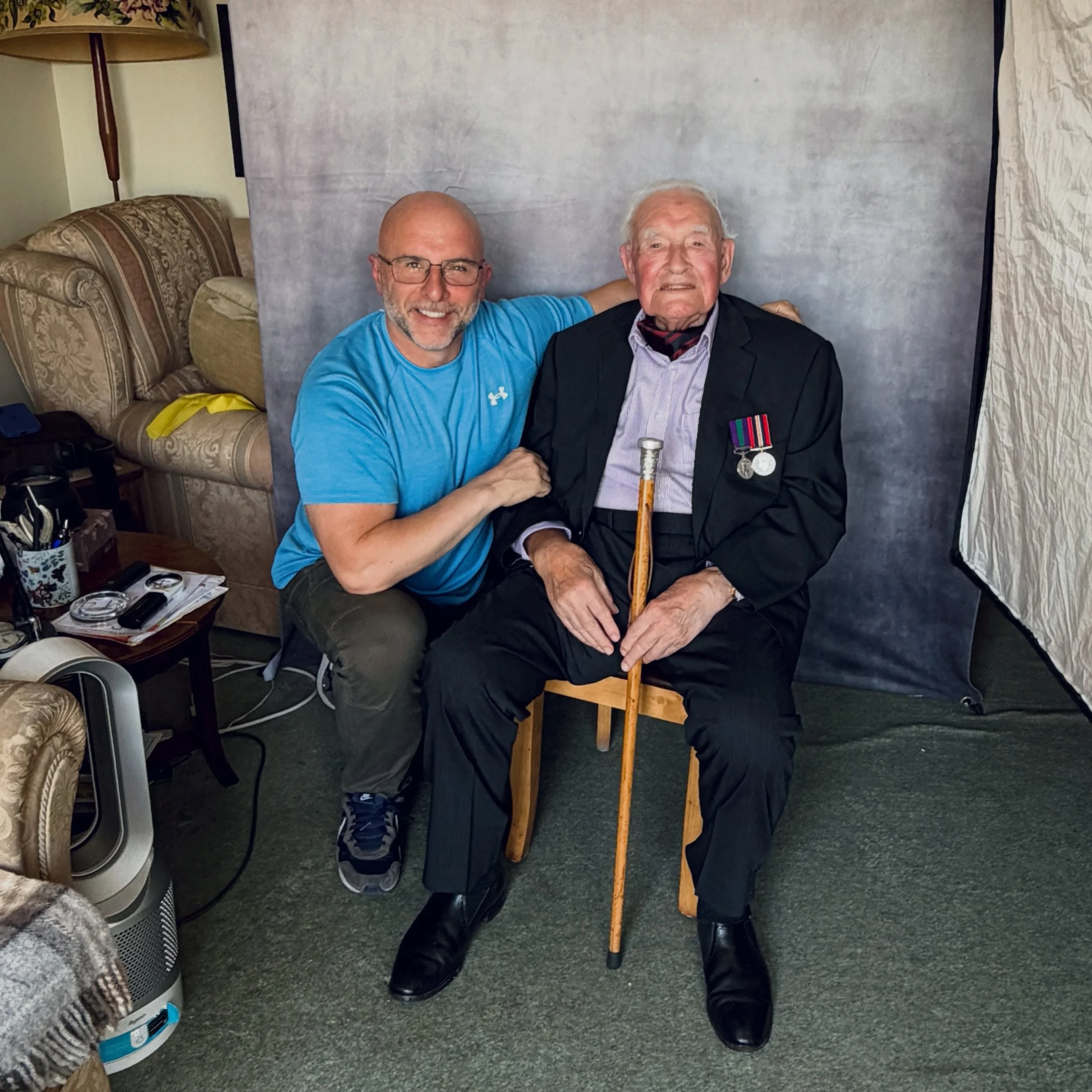 Today I met and photographed a hero ❤️ for my 39-45 World War 2 Veterans Portraits Project

99 years young Philip Truelove ; World War 2 Veteran
215 Platoon
No.10 Bomb Disposal Company
Royal Engineers

An honour and privilege 🙏