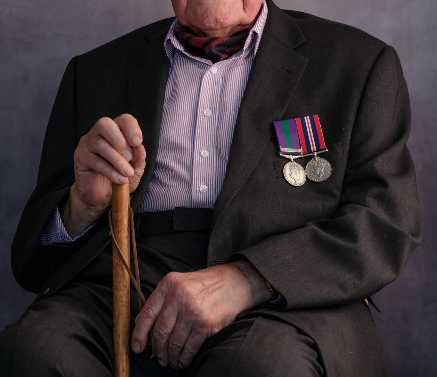 Spending some time this evening editing the recent portrait of World War 2 Veteran, Philip Truelove and just wanted to share this little bit with you.

Spot the difference in his shirt and medals 👀

Philip was very conscious of his appearance and lo