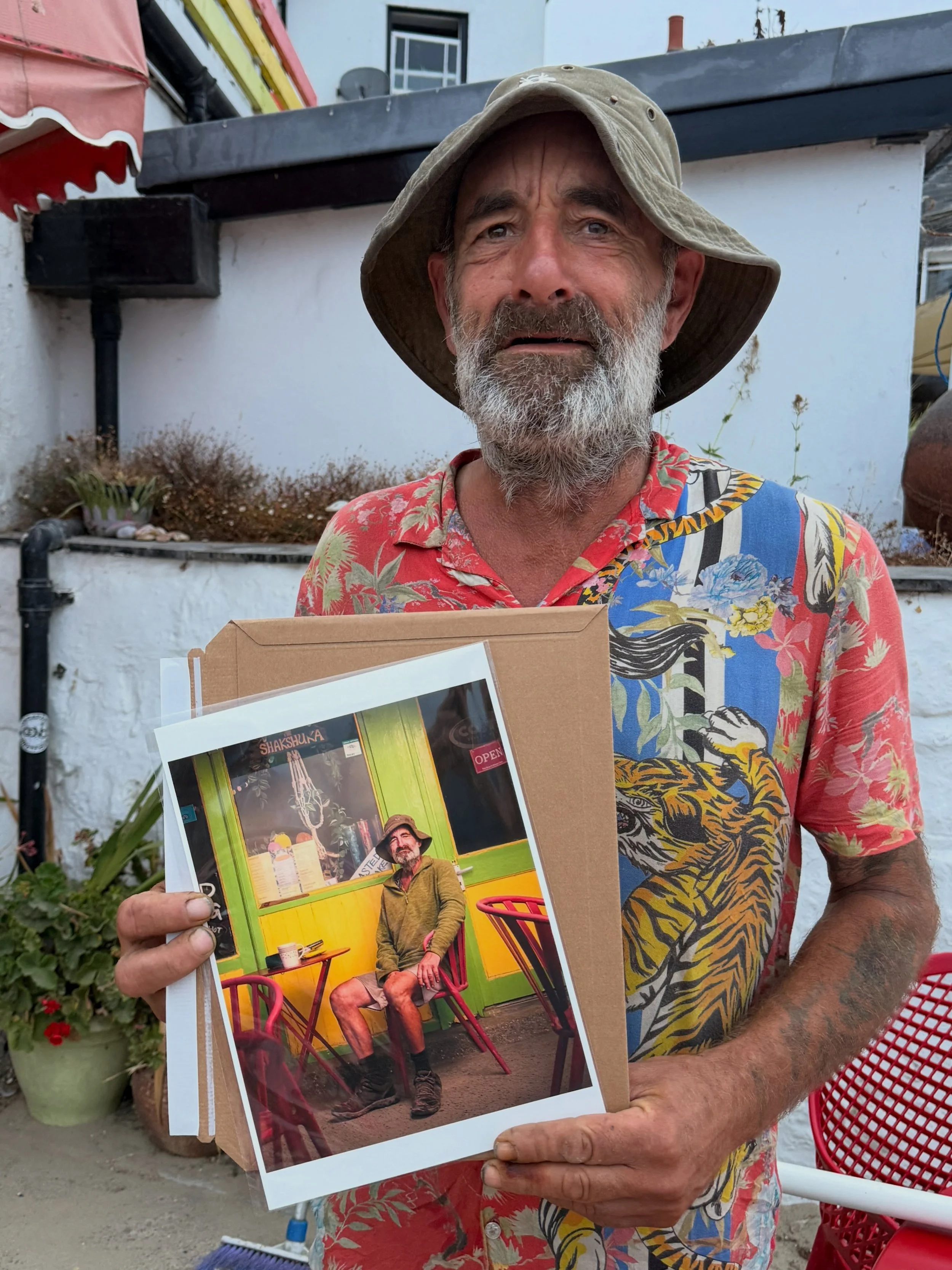 Such a lovely moment this morning when I presented Jason with his print 🙏 

&ldquo;I am Lyme&rdquo; project