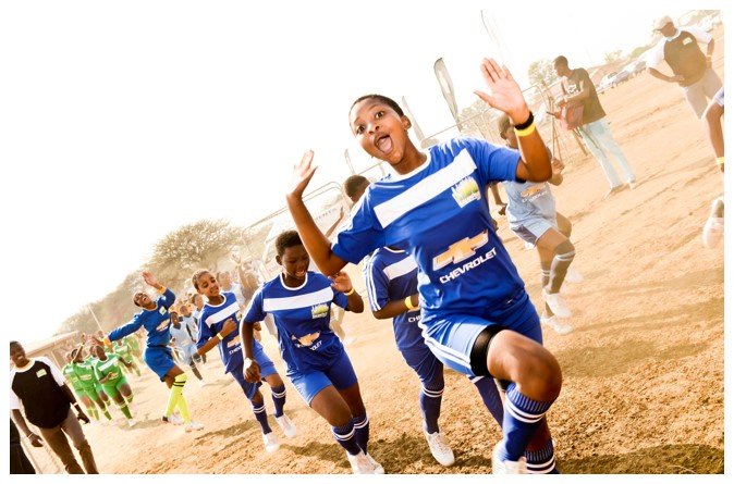 Business Challenge Chevrolet was seeking to translate its position as a leading US car manufacturer into that of a globally loved brand; expanding in to global markets from Asia to South America. Campaign | Power of Play: The Ball that ch