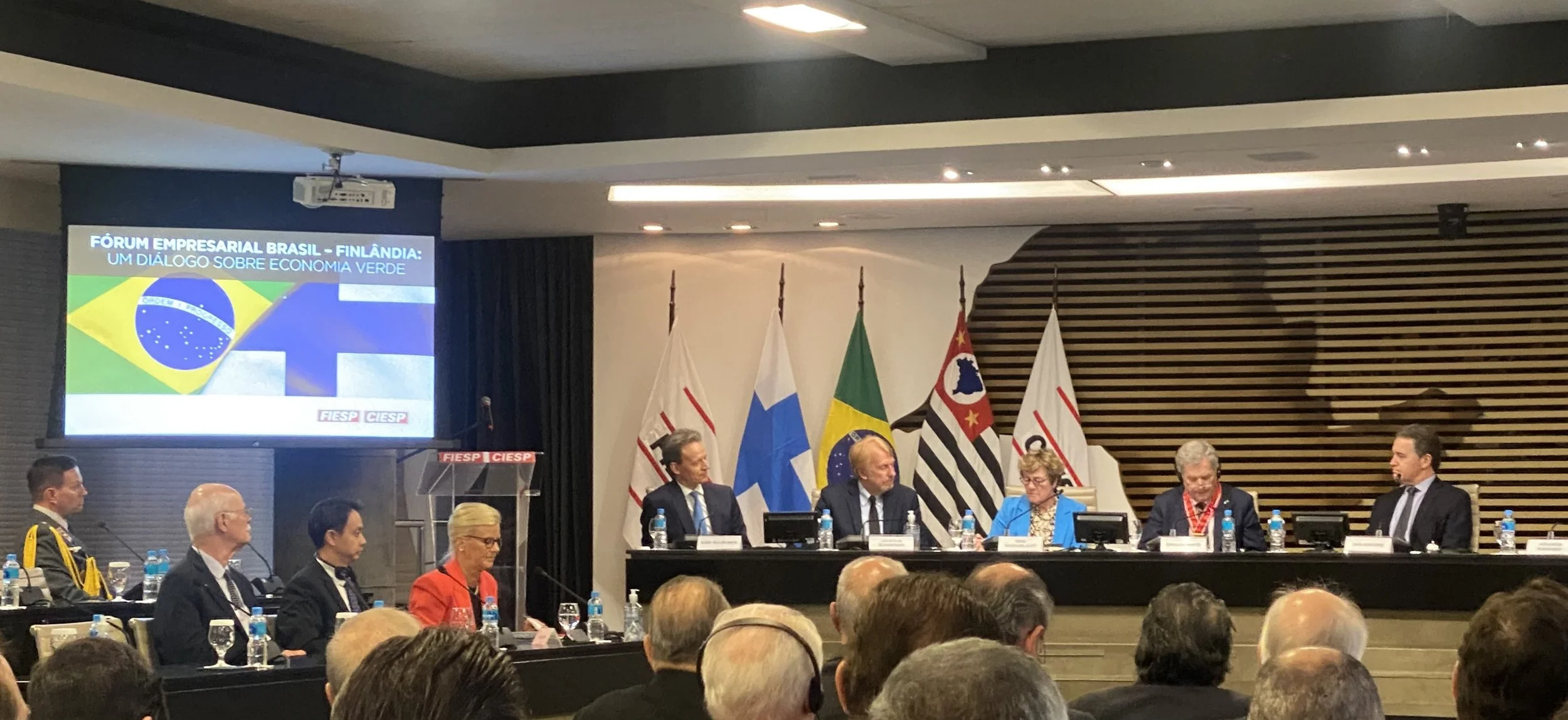 FinnCham-harjoittelija Aki São Paulossa: Projekteja, presidenttejä ja kahvihetkiä suurlähettilään kanssa