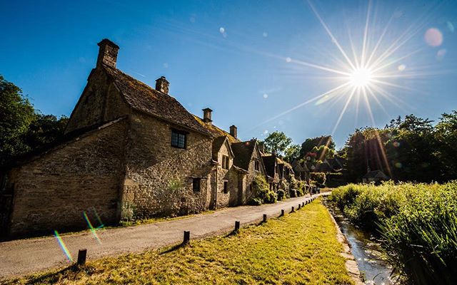 Arguably the cutest row of homes on Earth? #arlingtonrow #homes #house #arlington #bibury #cotswolds #unitedkingdom #uk #canal #countryside #lensflare #photography #nikon #d3