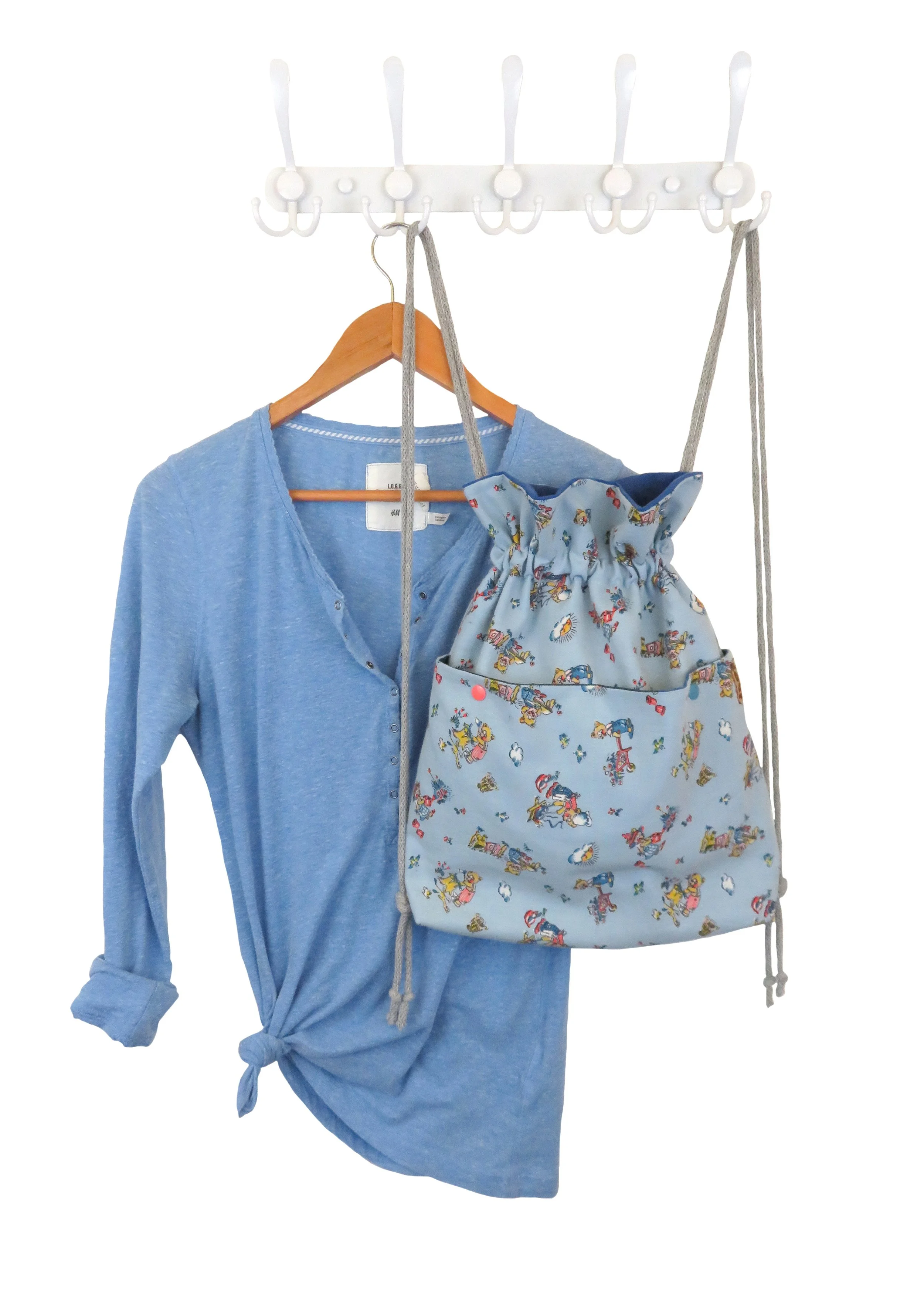 Throwing Shadows// Light Blue Vintage Teddy Bear Print Drawstring Backpack with Front Pocket