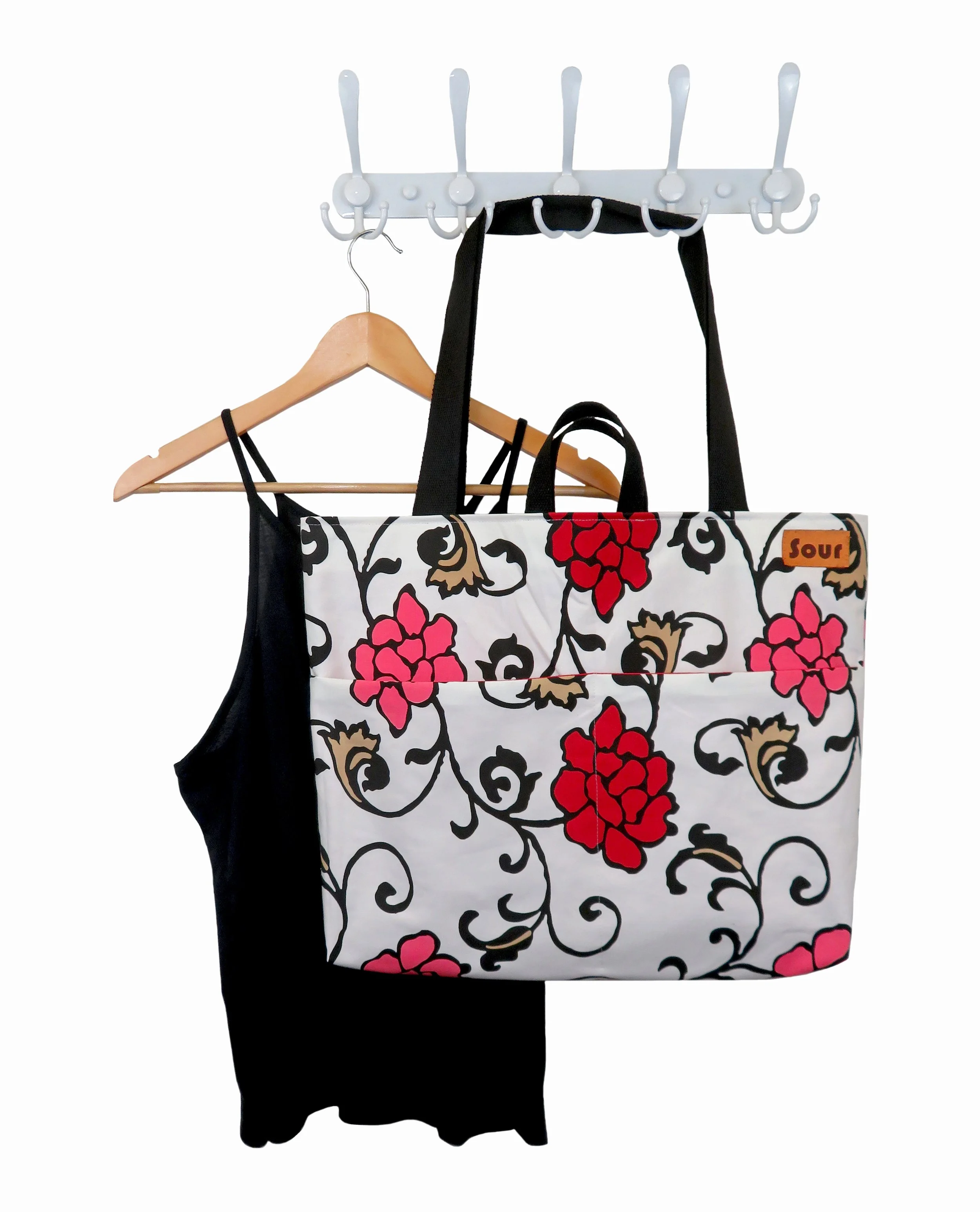 Break At The Bend// White, Pink and Red Rose Print Market Tote