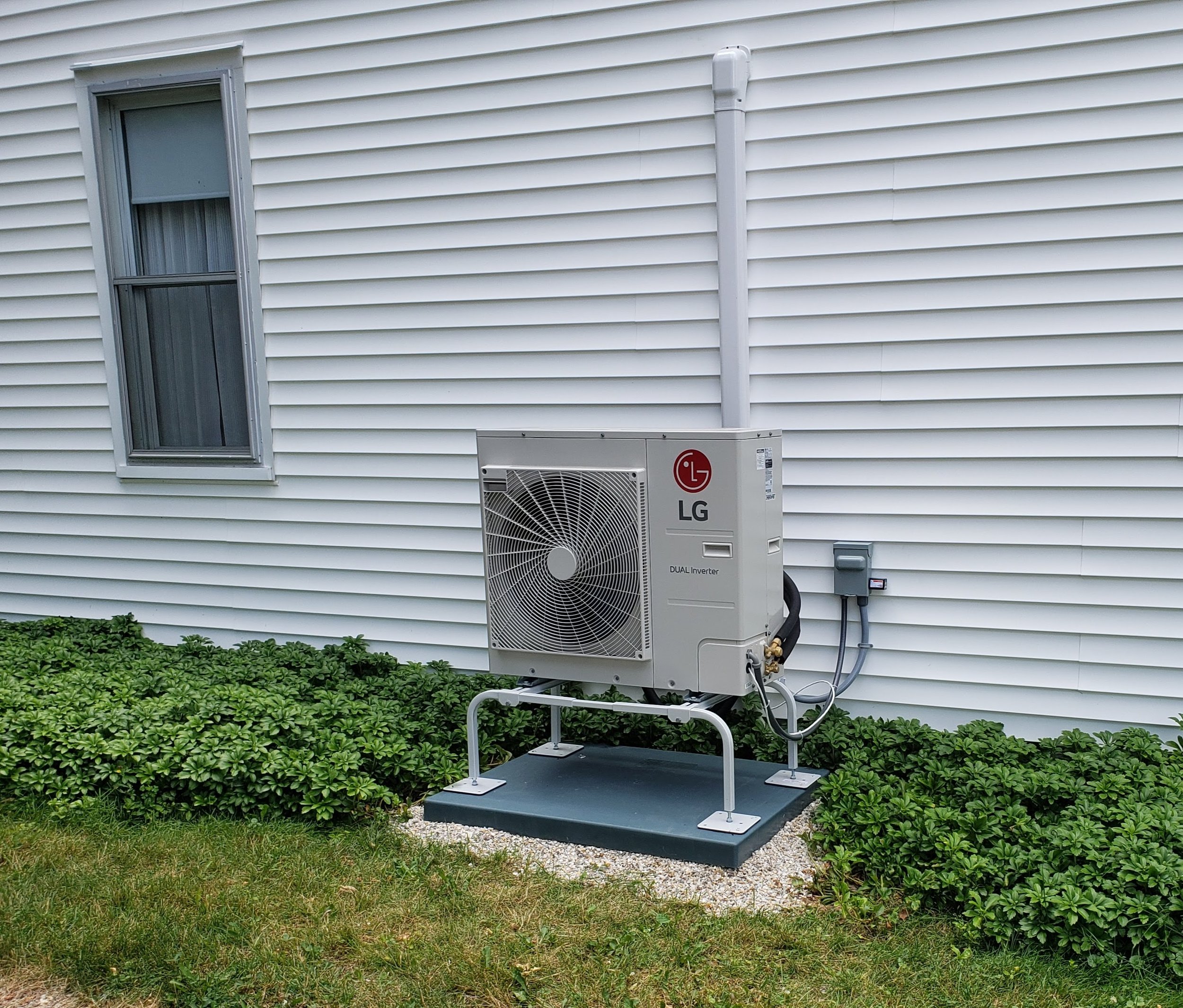 Outdoor condeser unit for air source heat pump