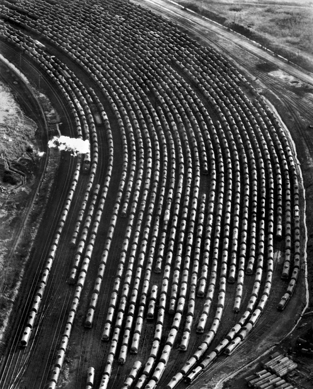 Nov. 26, 1939: Oil transported by tank cars. Though oil had been shipped in the United States since the 1860s, dozens of commodities made their way around using tank cars in the 1930s. During World War II, tank cars almost exclusively shipped oil as part of the war effort. Photo: Wood Aerial Surveys. NYTimes Archive.
