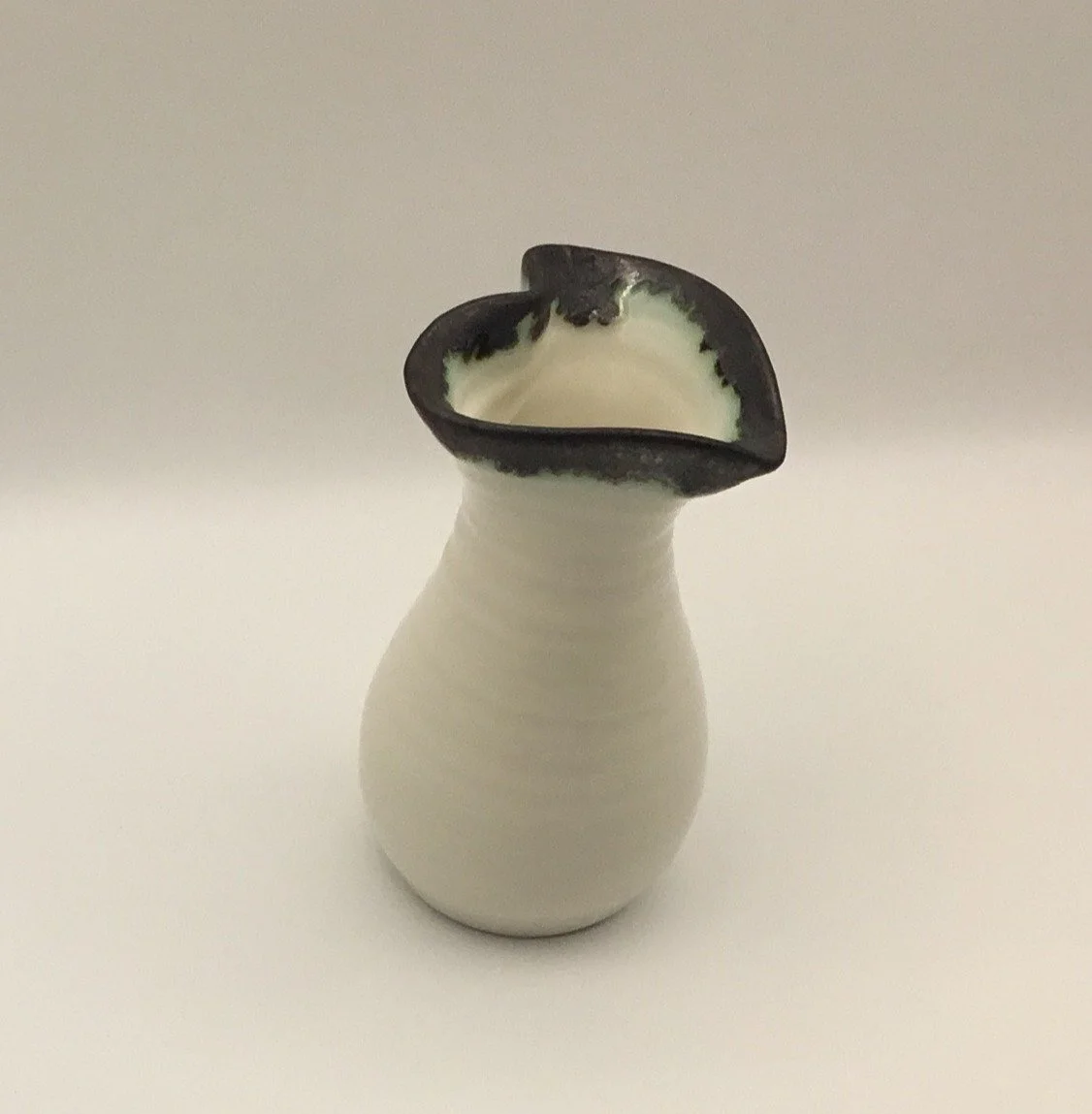Tiny Vase Rim.JPG