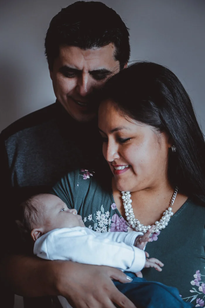 newborn-family-christmas-photo-session-41.jpg
