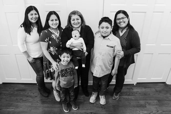 newborn-family-christmas-photo-session-103.jpg