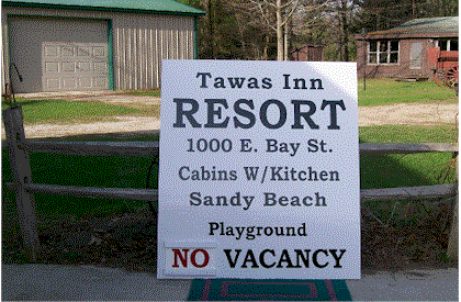 Tawas Inn Sign.gif