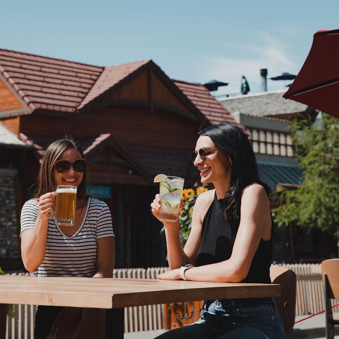 Welcome Back, Banff! 🌞
We're pleased to be offering patio seating at 100% of our venues daily. To check hours of operation and make a reservation, head to the link in our bio.

@highrollersbanff @eddieburgerbar @parkdistillery @chucksbanff @threebea