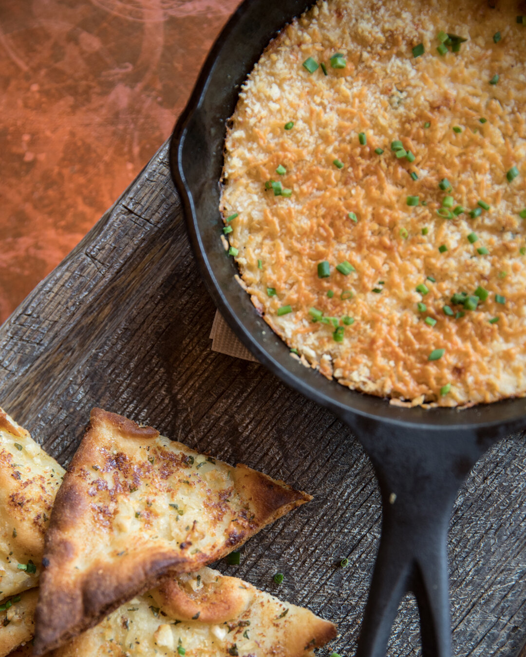 Have you had our Cast Iron Crab &amp; Artichoke Dip? 😍
Roasted peppers, feta, pico de gallo, served w/ corn chips - pure bliss