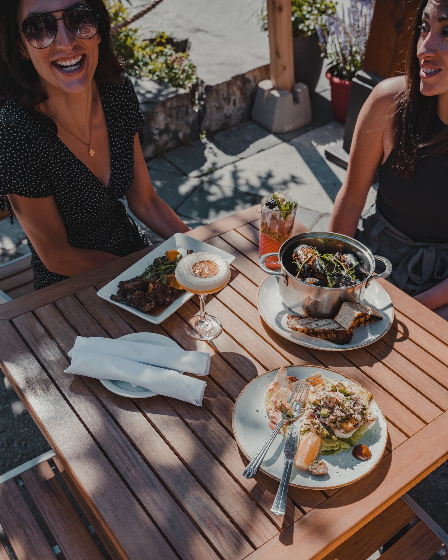 Dine in the heart of Banff and enjoy delicious cuts, beautiful weather and great vibes. Make your brunch, lunch and dinner reservations now and enjoy a meal to remember on our streetside patio.

#banff #mybanff #themapleleaf #mapleleaf