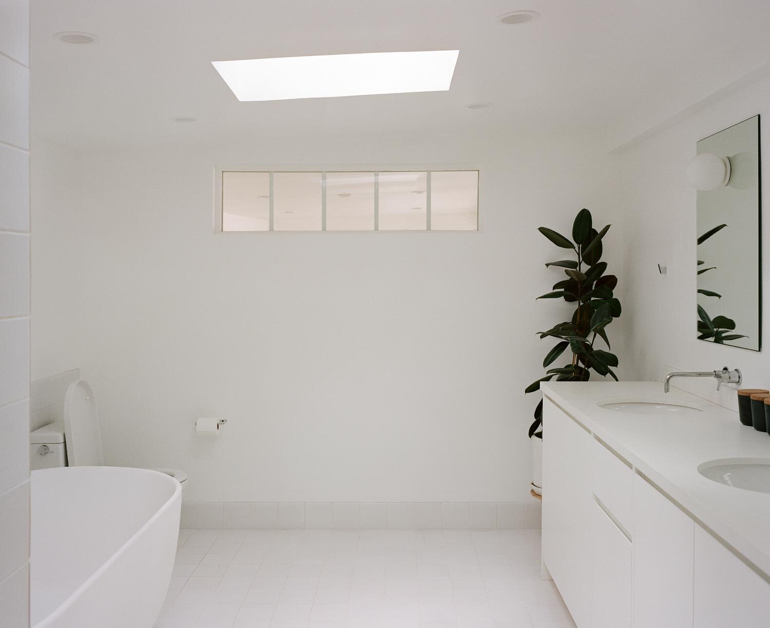 modern-minimal-master-bathroom-osinoff-general-contractors.jpg