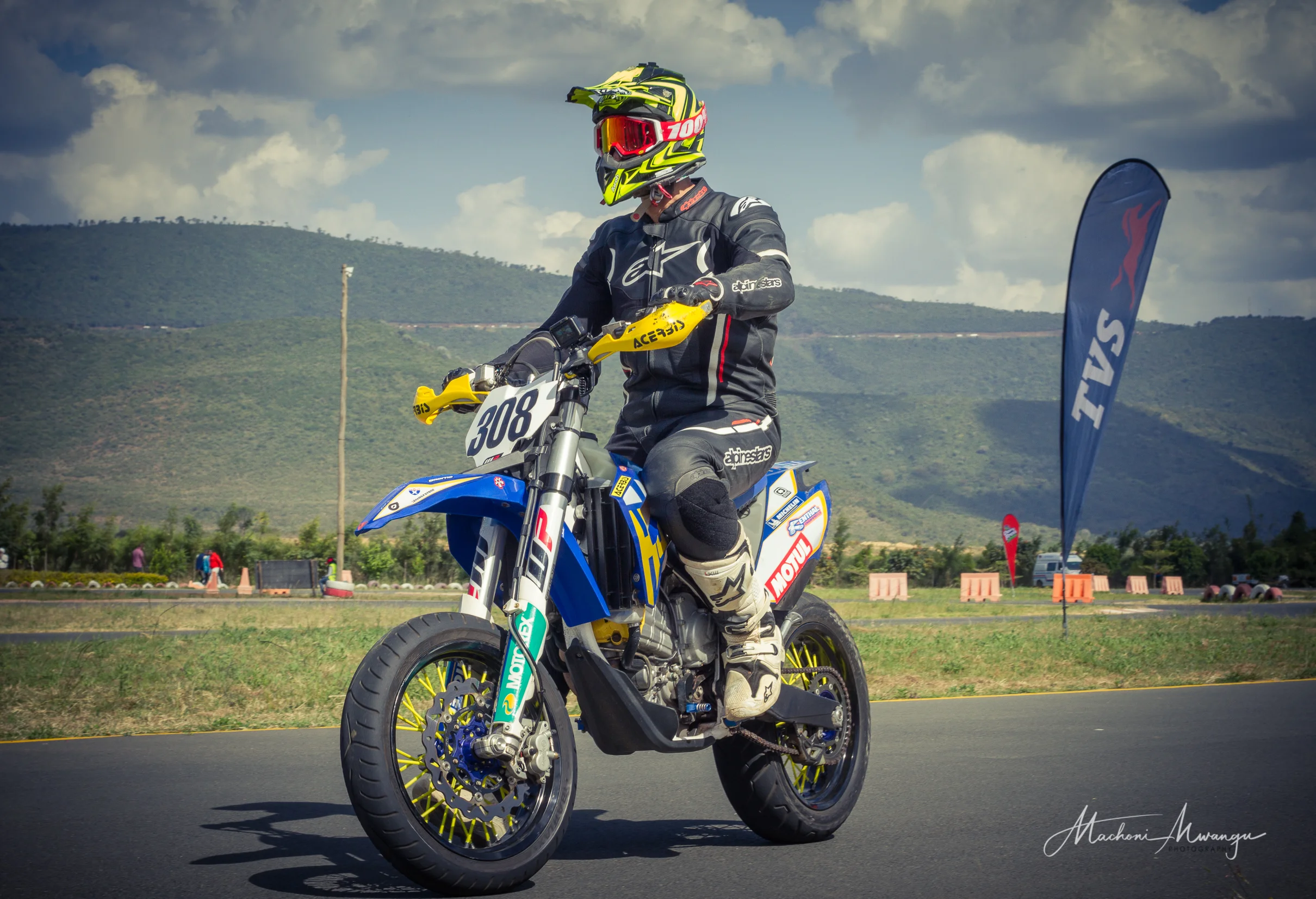 Husqvarna-1-9.jpg