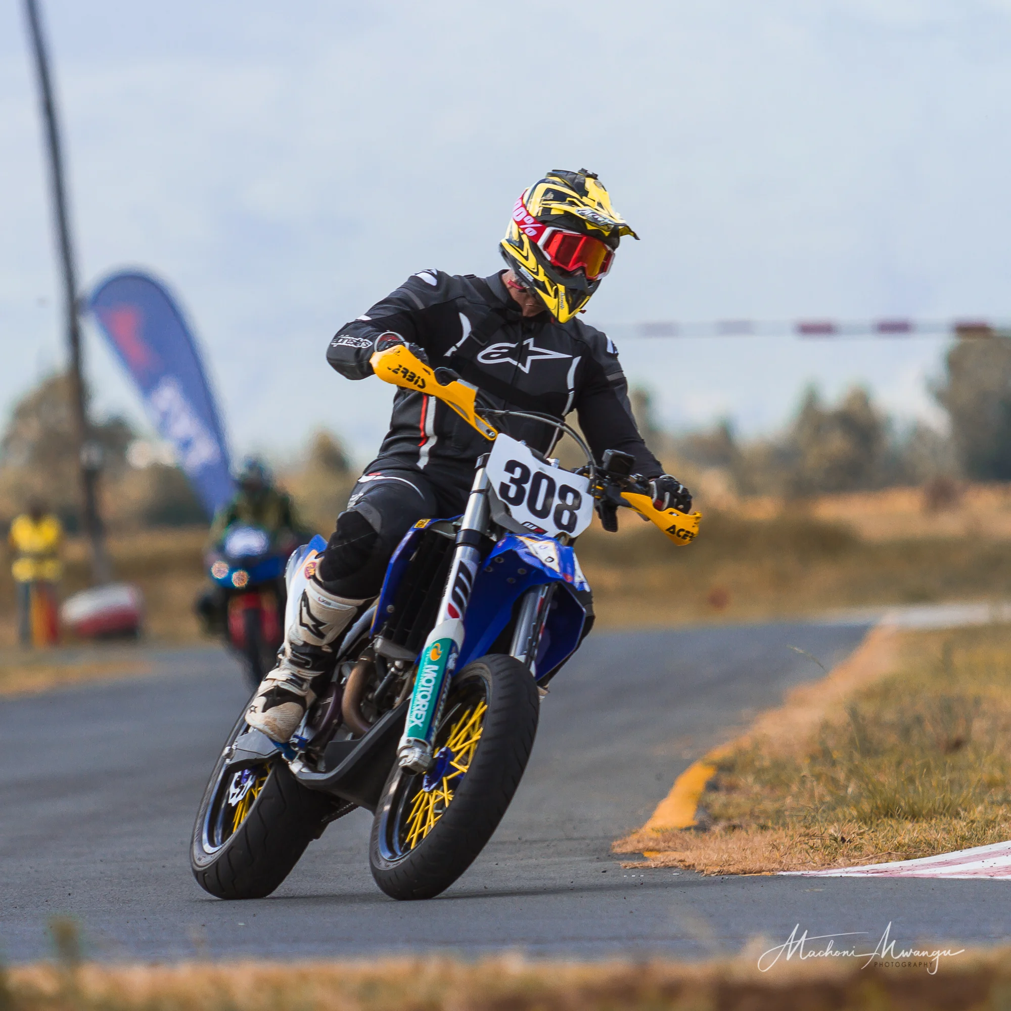 Husqvarna-1-8.jpg