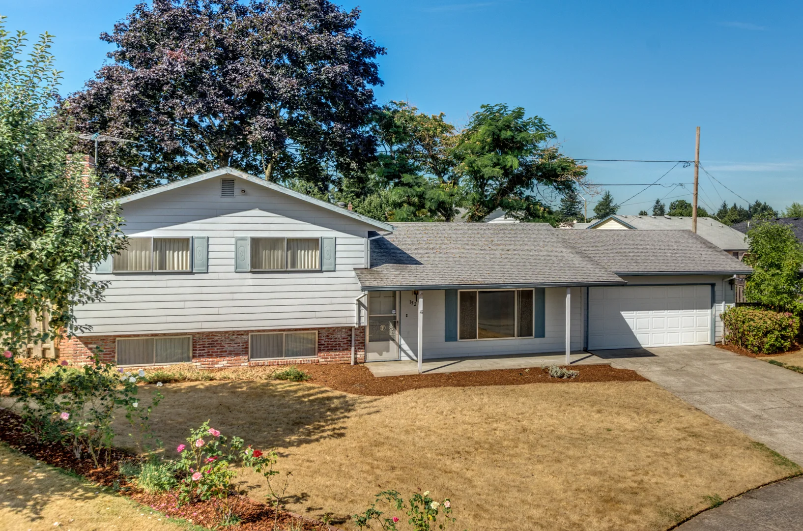 Don't miss out on this fantastic opportunity! This charming, tri-level home is desirably located on a private culdesac, steps away from Glendoveer Golf Course. Enjoy a peaceful stroll or exhilarating run around the 2+ mile fitness trail, just a short walk away. The property boasts 4 bedrooms and 2 full bathrooms, large dining room and sunken living room. Amazing period details and mid-century flair. Portland Listing Broker - Devin Arthurs - Mission Real Estate