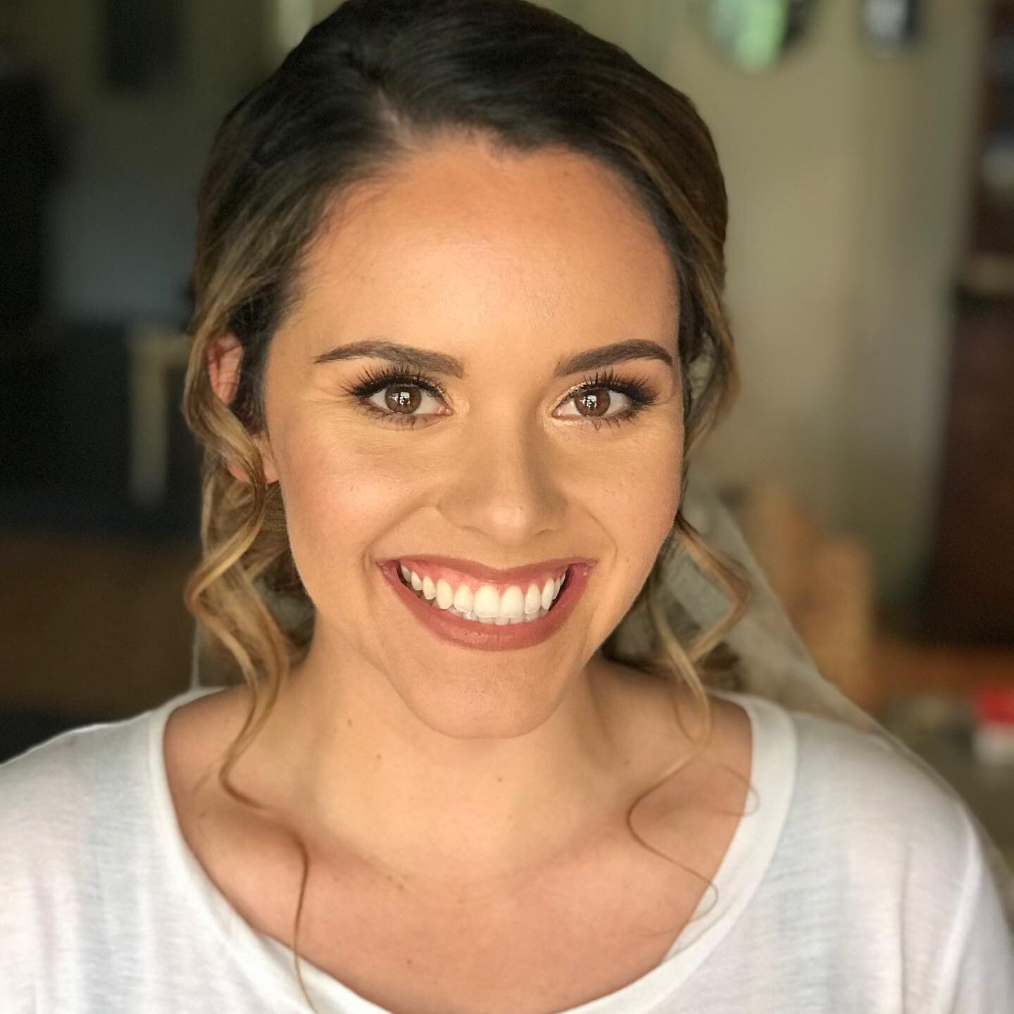 My beautiful friend Kellie ready for her wedding
#makeup #portlandmakeupartist #portlandbridalmakeup #makeupartist #bridalmakeup #lakeoswegomakeupartist 
#vancouvermakeupartist 
#beavertonmakeupartist