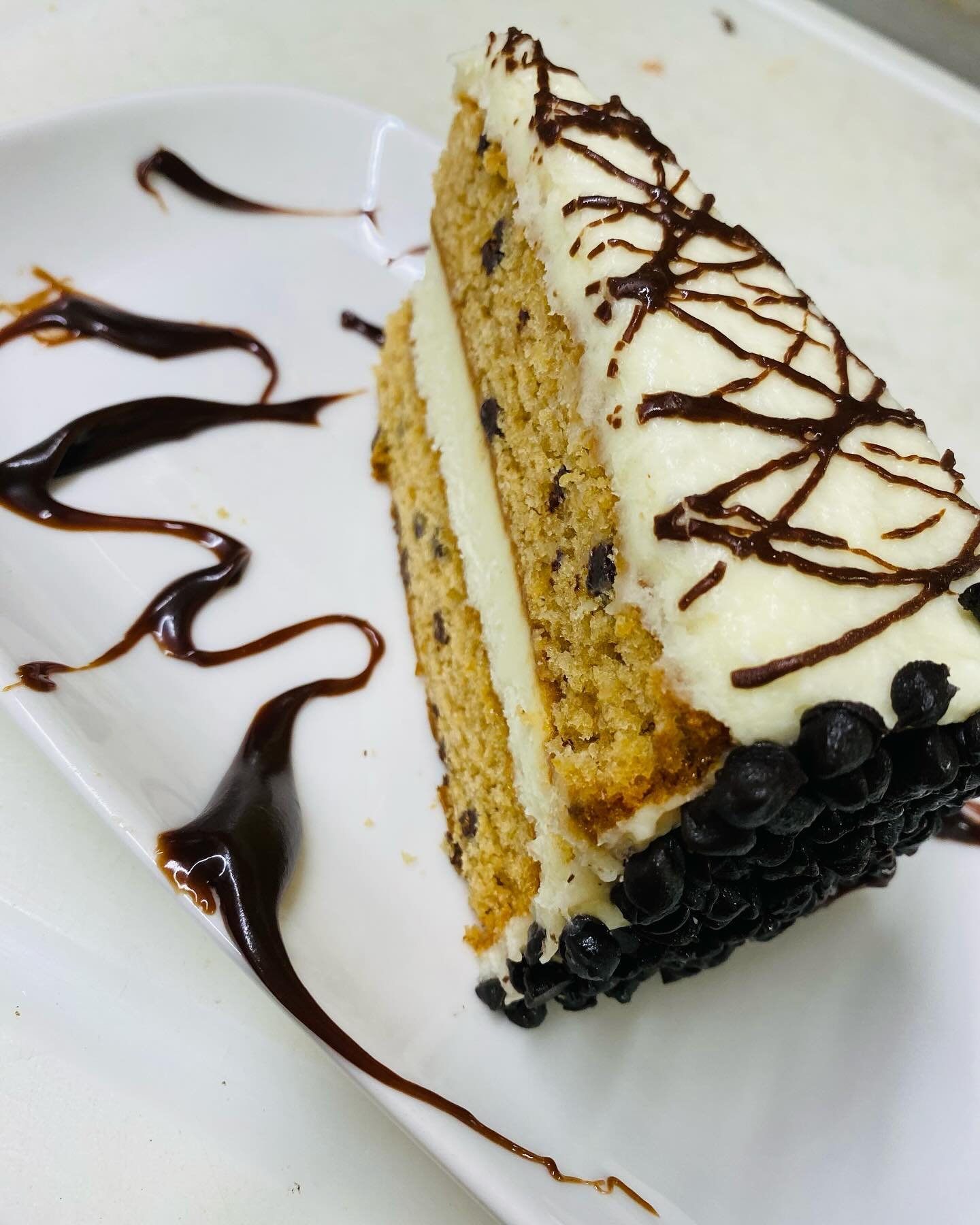 Chocolate chip cake with vanilla mousse filling #tiffanystapandgrill