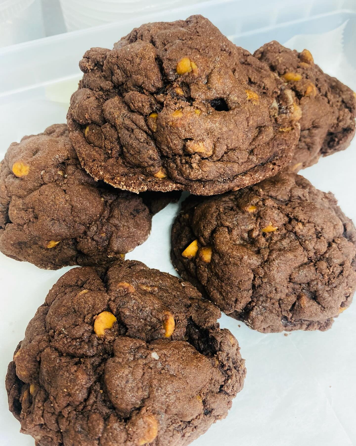 Dark Chocolate Peanut Butter Chip Cookie.  @followers @highlights #tiffanystapandgrill