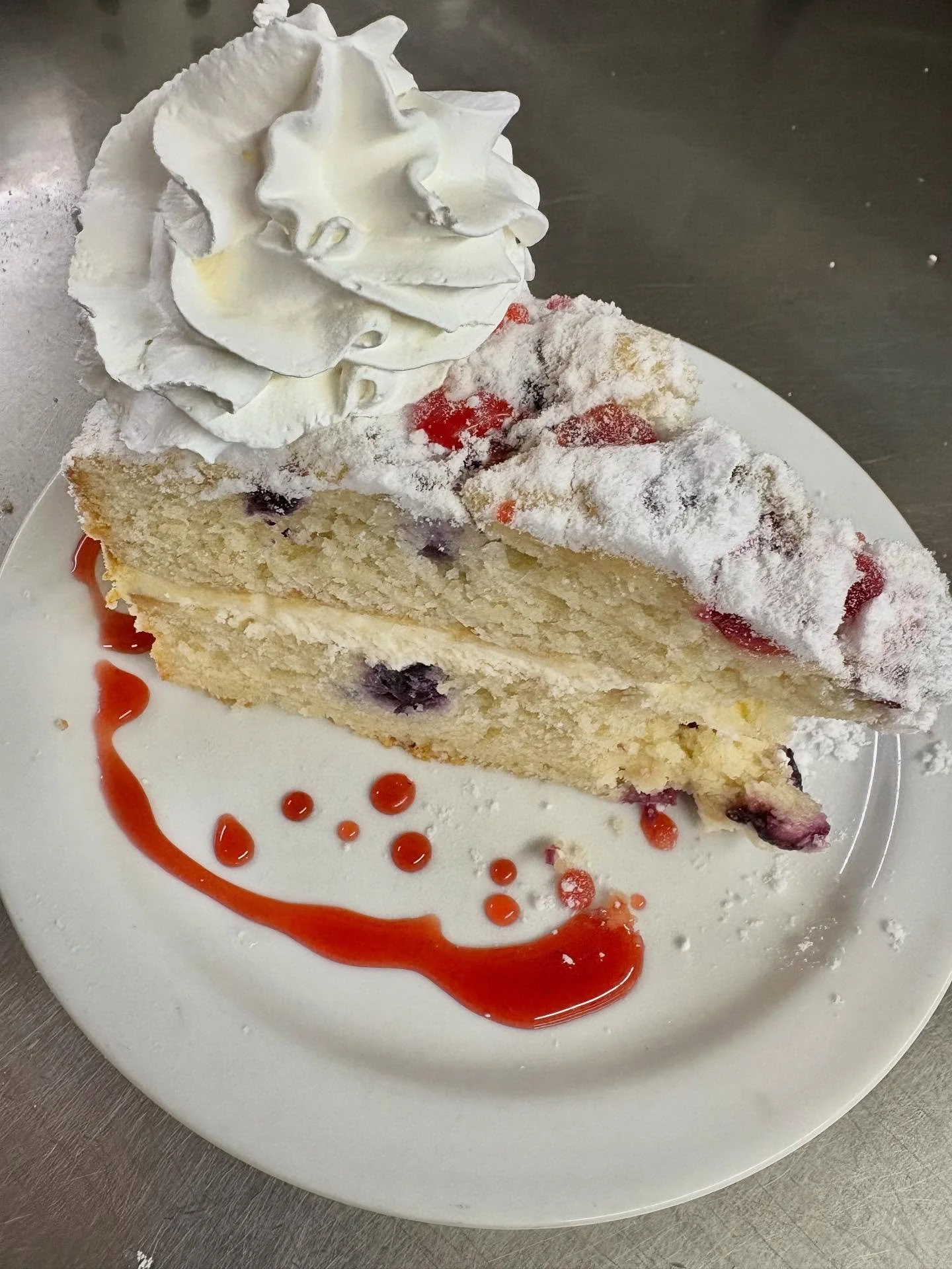 Lemon Berry Mascarpone Cake #tiffanystapandgrill