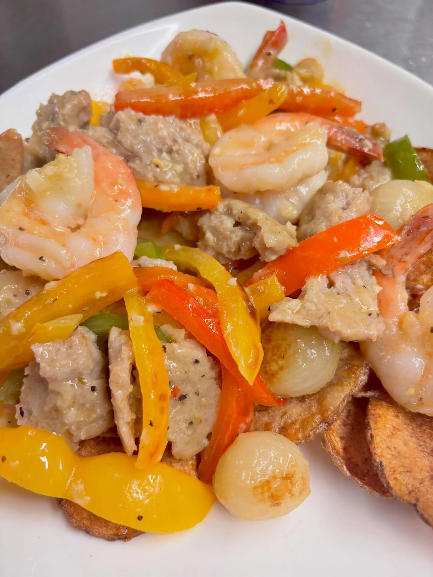 Fresh Sheet Feature!  Shrimp &amp; House Made Chicken Italian Sausage Calabrese!  #tiffanystapandgrill