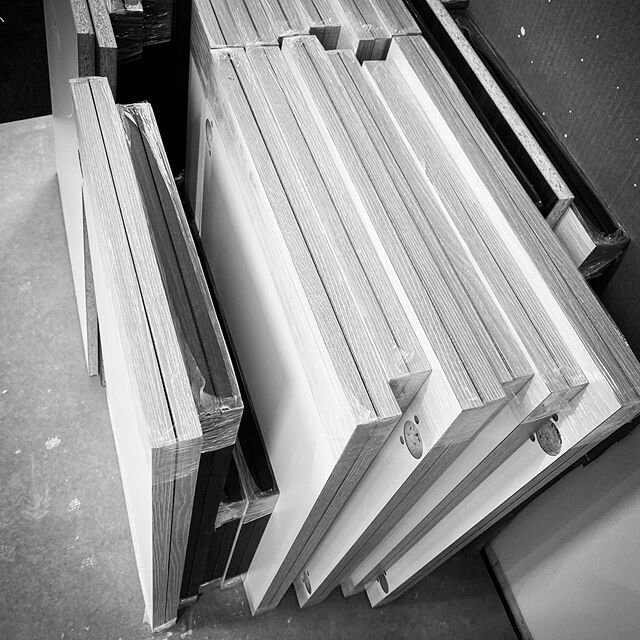 Slabs and boxes. Install begins.
.
.
.
.
.
.
.
.
.
#projectmanagement #constructionmanagement #custommade #custombuilt #millwork #millworkdesign #kitchen #office #officedesign #commercial #residential #flooring #glass #drywall #additions #subtraction