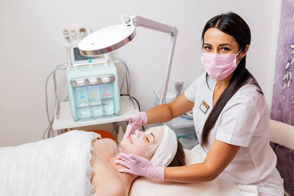 Hydrojelly Facials: What Are the Benefits?