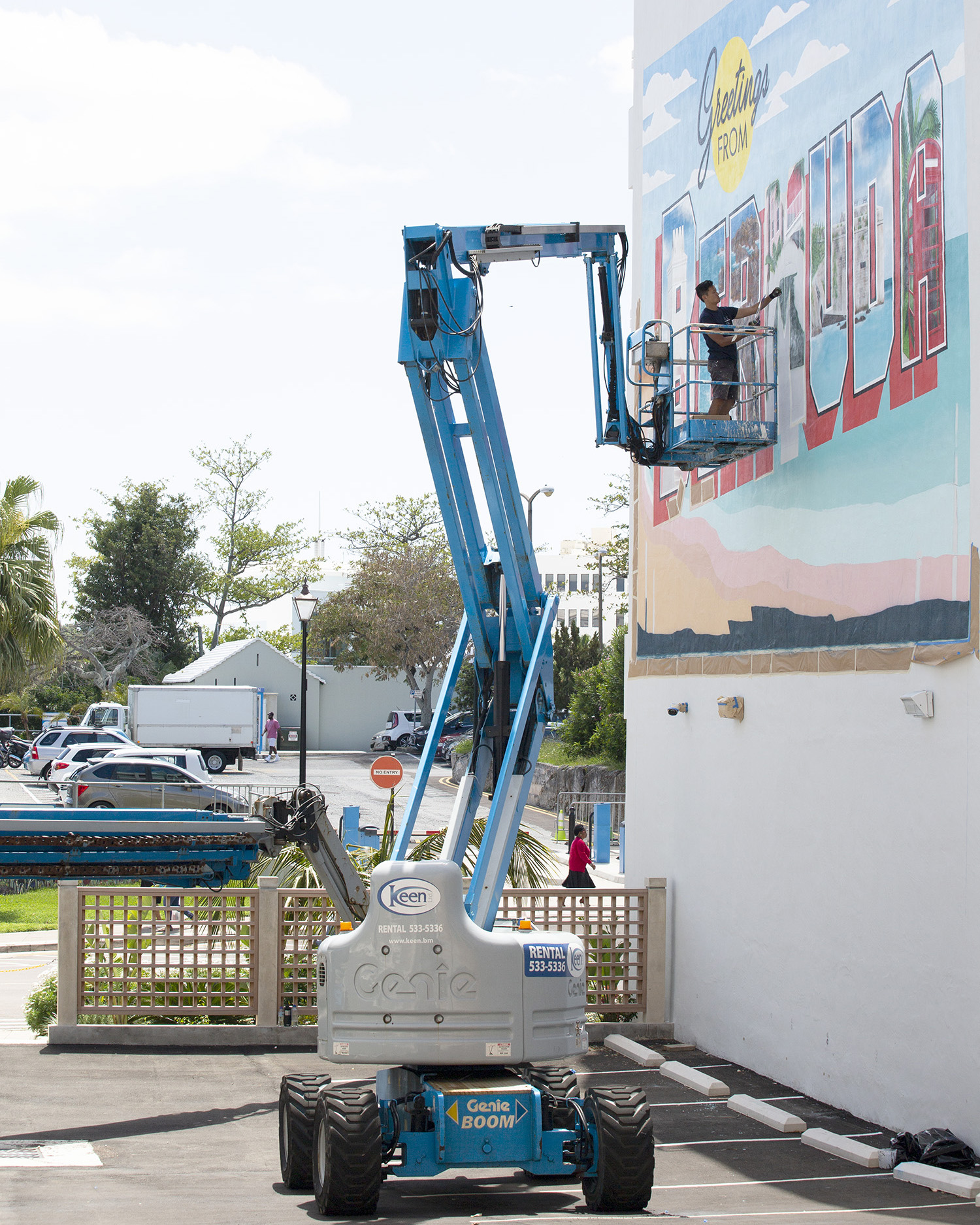 Bermuda Mural Boom Lift Progress in Hamilton 