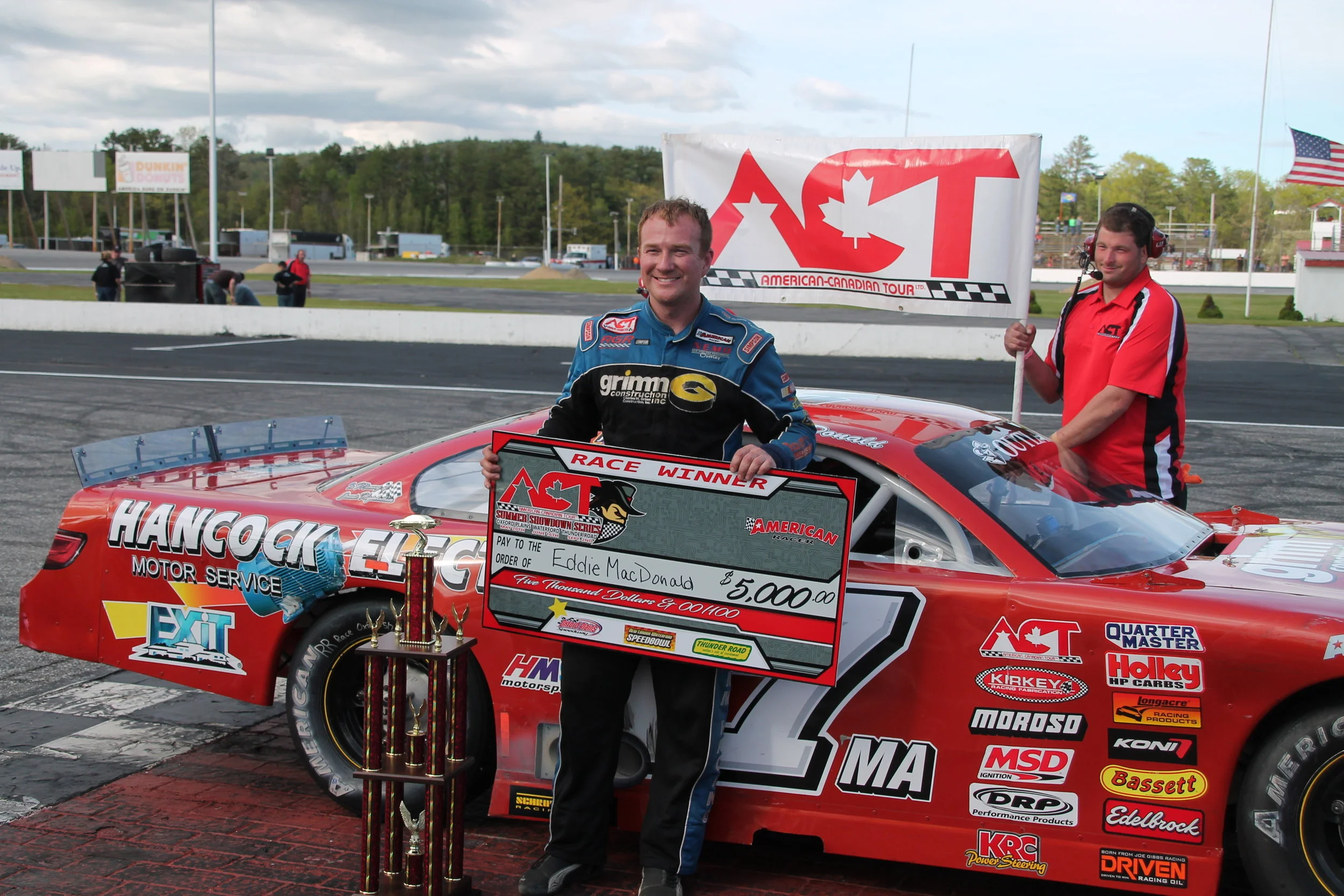 MacDonald Wins $5,000 “Showdown” with Hebert at Oxford