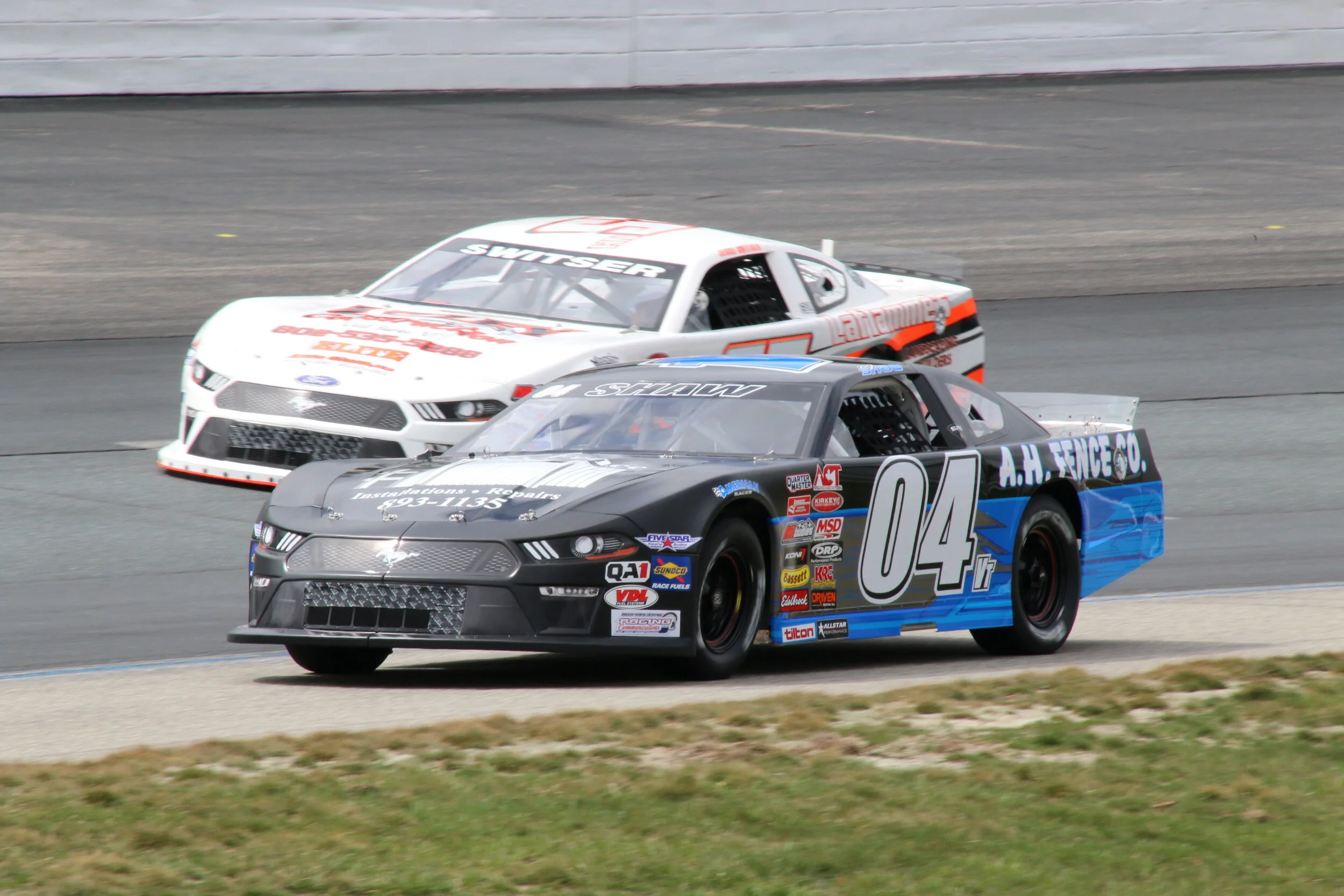 Contenders Emerge on Rain-Shortened Northeast Classic Practice Day
