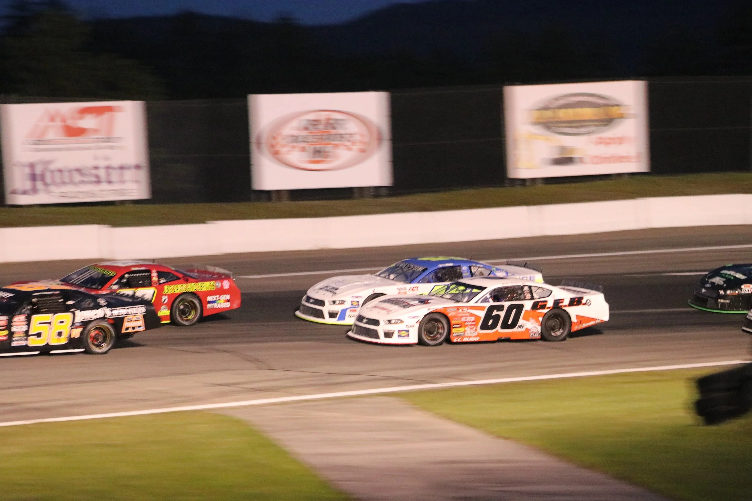 Top ACT Teams Looking for Home-Field Advantage at White Mountain Fall Foliage 200