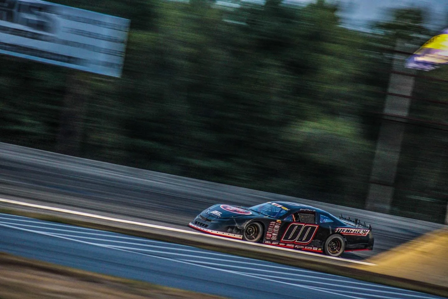 He took over the top spot on lap 2 and never looked back, on his way to his 4th career Milton CAT American-Canadian Tour win. 

What a statement win this was  from Jimmy Renfrew Jr!