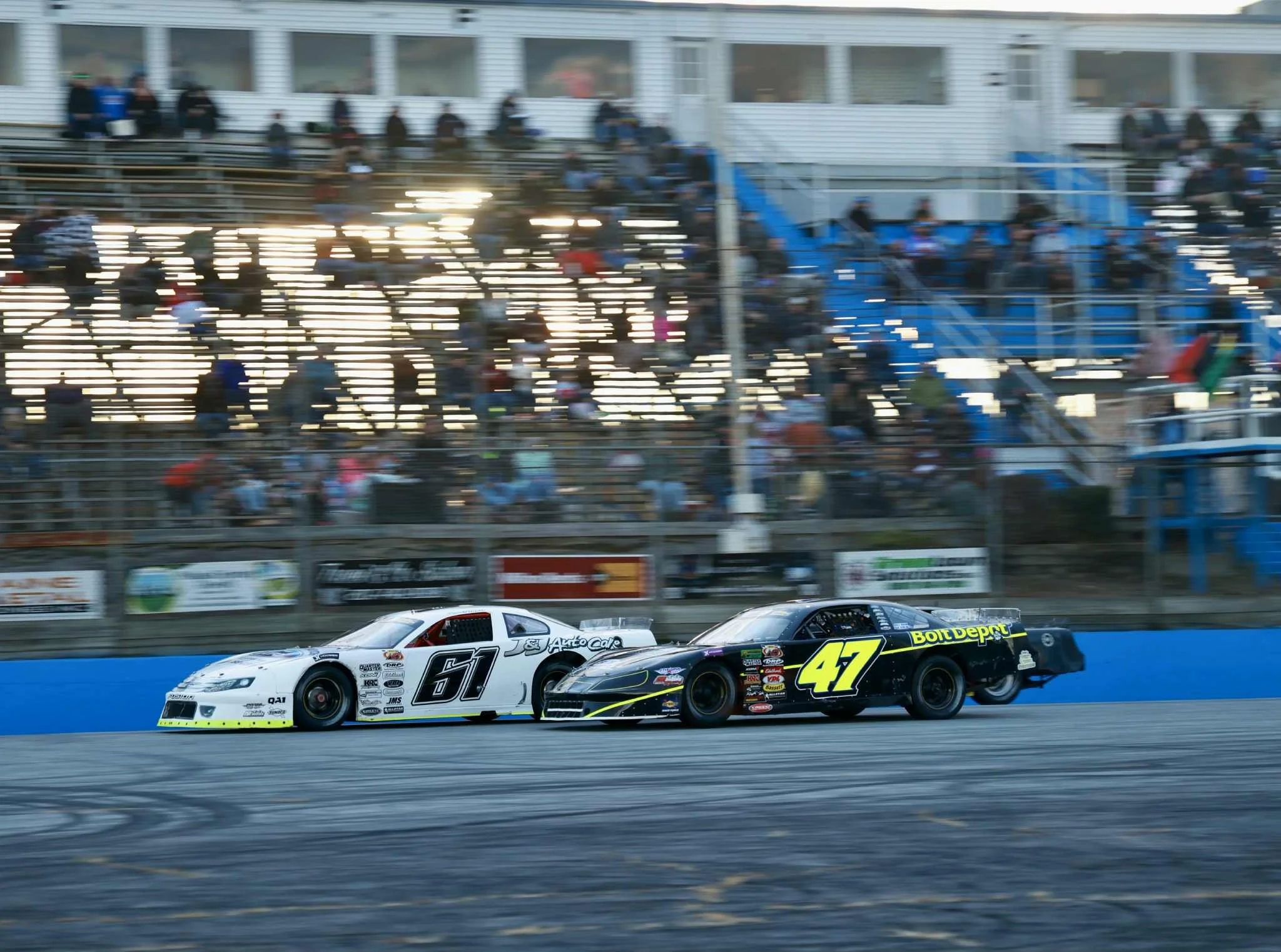 Gabe Brown Takes Down Win #4, Tightens @milton_cat Championship Chase at Oxford Plains Speedway - Sam Caron Wins the Battle while Jason Woodard Wins the War in the Tiger Tri-State Series Finale

Read more at acttour.com

📸Mark A. Cote