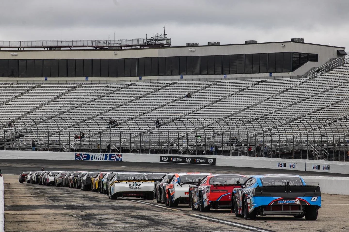 First Practice at The Magic Mile ✅

Jimmy Renfrew Jr  led the way with a quick time of 31.225 seconds 🔥

Milton CAT | North East Short Track Network