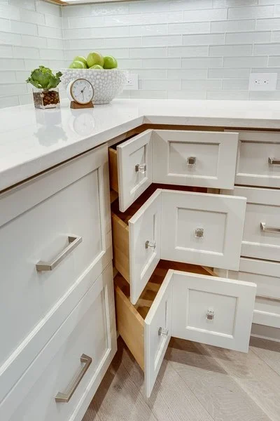 rsz_maria-causey-interior-design-dc-great-falls-redesign-project-after-corner-drawers.jpg