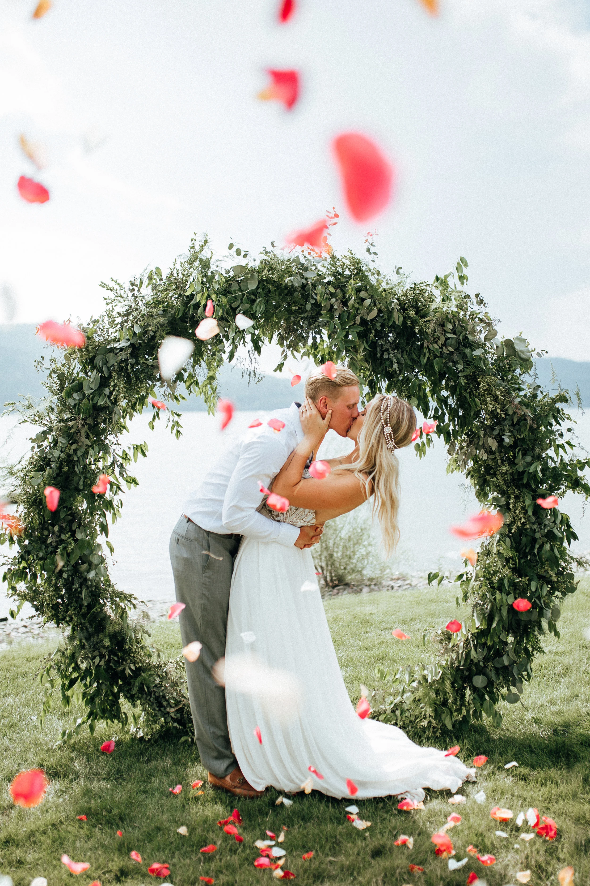 1807_whitefishlodgewedding_thesmiths_818.jpg