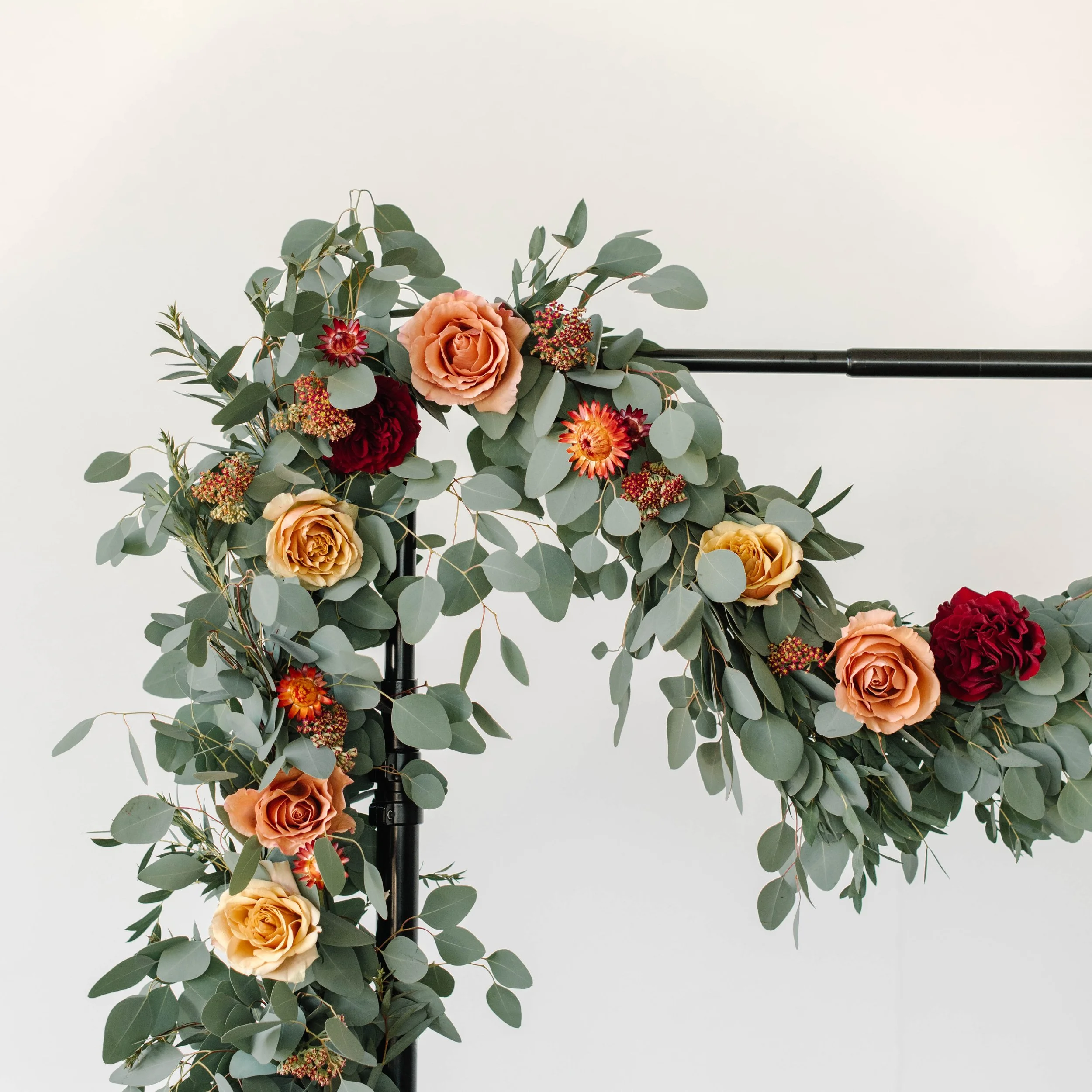 Amber Dusk Eucalyptus Garland With Floral