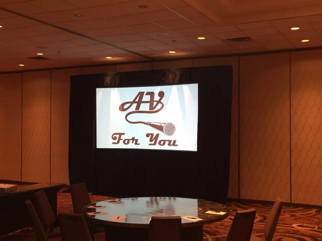 5.75’x10’ Screen at Sheraton Minneapolis West