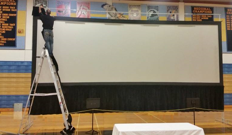 $750 Screen 24' x 8’