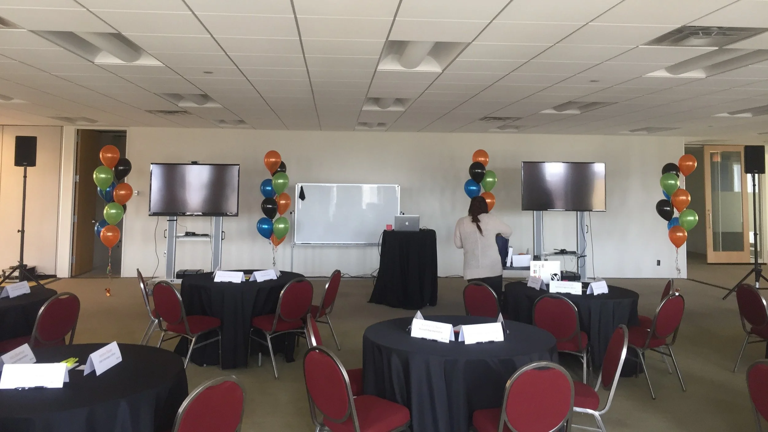 Speaker & Microphone Rental in Downtown Minneapolis